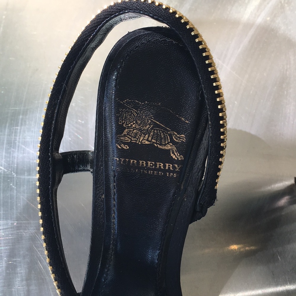 PRICE DROP🔥Burberry Prorsum zipper heel Sz 35 - Picture 2 of 7
